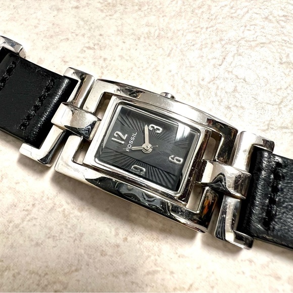 Fossil ES1851 Stainless Steel 50m Water Resistant Woman's Watch Black leather - Picture 8 of 12